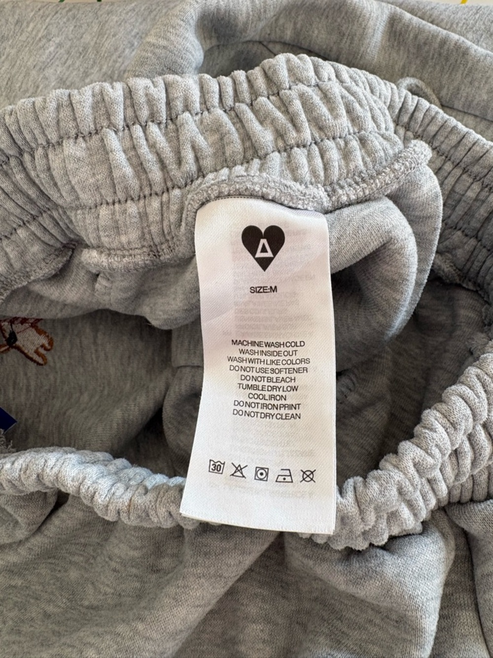 Aelfric Eden Embroidery Dog Baggy Barrel Sweatpants size Medium - Picture 6 of 9